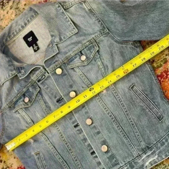 Gap Women’s Blue Denim Trucker Jacket Light-washed Size Small - Picture 5 of 7